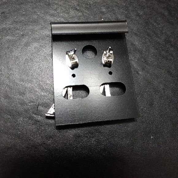 Juko Eiffel tower blingy earrings - Picture 8 of 8